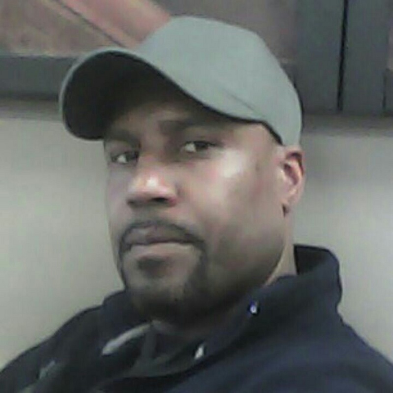 Date this georgeous United States man Crom from Boston US14664