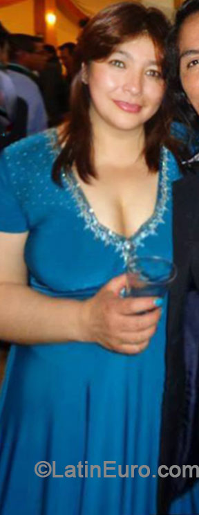 Date this tall Peru girl Gihana from Piura PE858