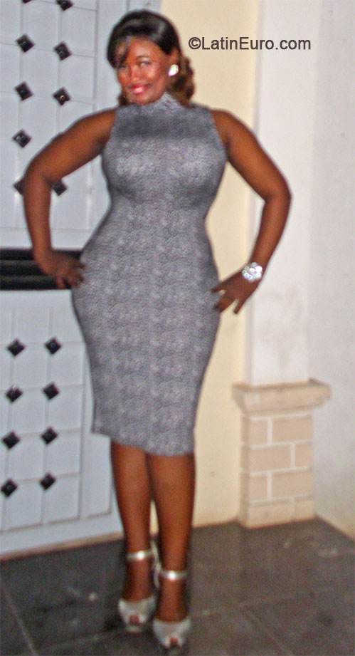 Date this tall Angola girl Ermely from Luanda AO75