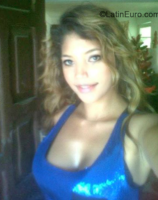 Date this beautiful Venezuela girl Laura from Valencia VE149