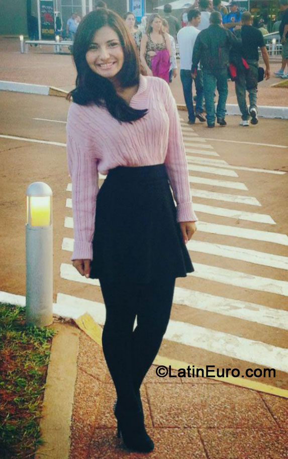 Date this athletic Brazil girl Jackeline from Manaus BR8532