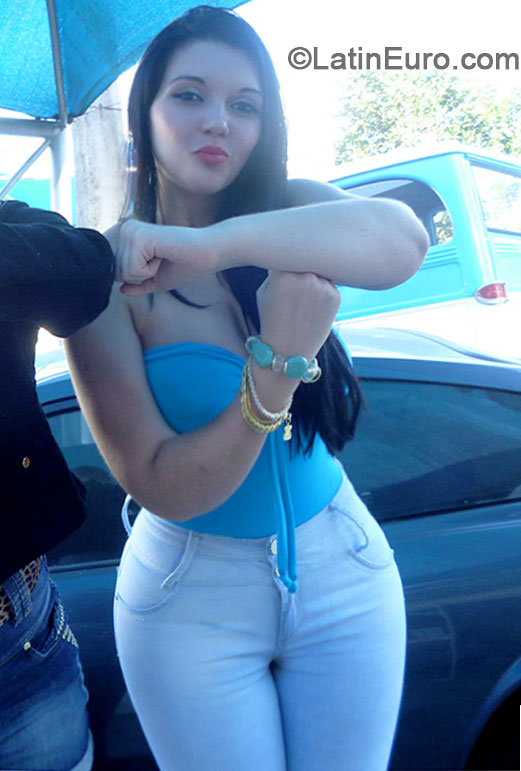 Date this nice looking Brazil girl Natara evelin from Ibirama BR8395