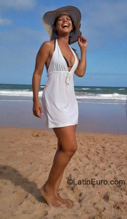 Date this good-looking Brazil girl Claudia from Lauro De Freitas BR8408