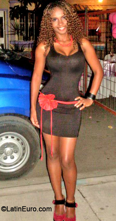 Date this voluptuous Ecuador girl Sandy from Guayaquil EC165