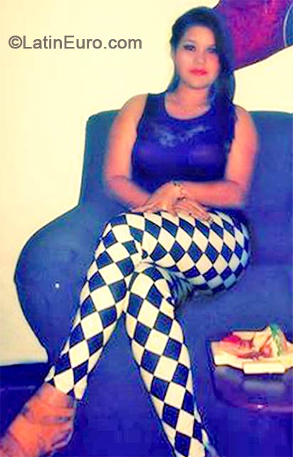 Date this stunning Venezuela girl Aransa from Maracaibo VE154