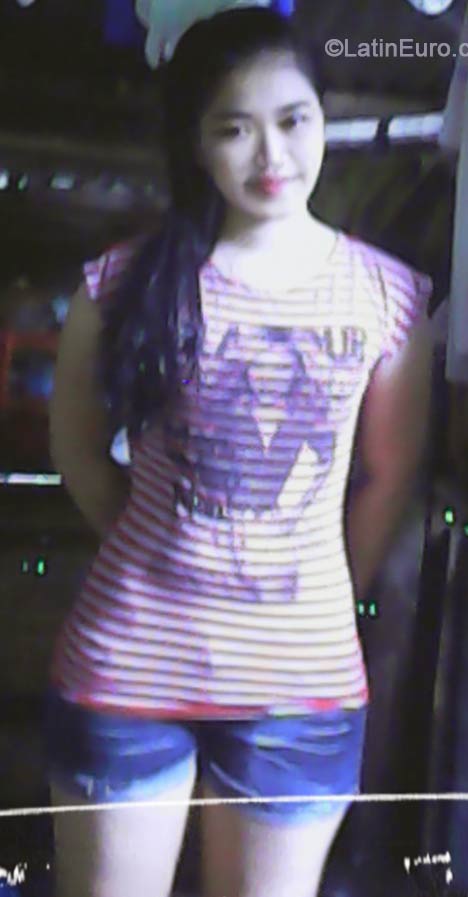 Date this exotic Philippines girl Ruth from Borongan PH616