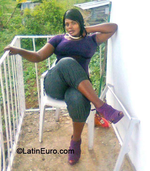 Date this lovely Jamaica girl Diana from Kingston JM1566