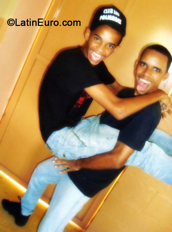 Date this athletic Dominican Republic man Anthonys from Santo Domingo DO18501