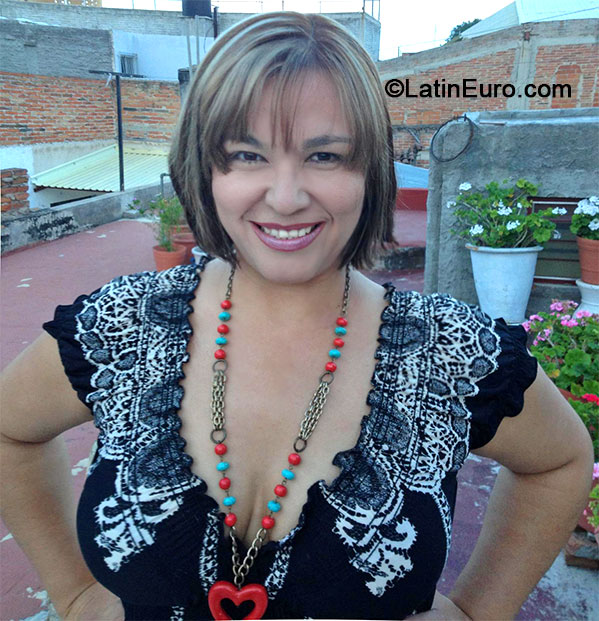 Date this happy Mexico girl Carmen from Guadalajara MX1272