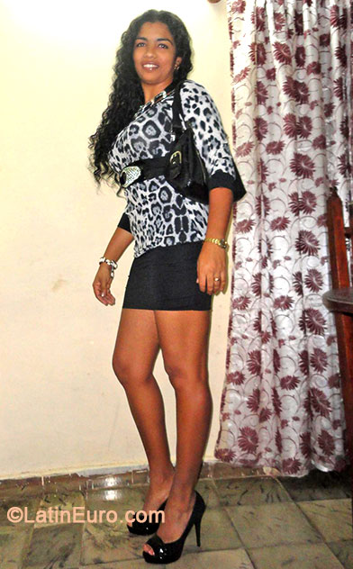 Date this sultry Cuba girl Yuli from Las Tunas CU49