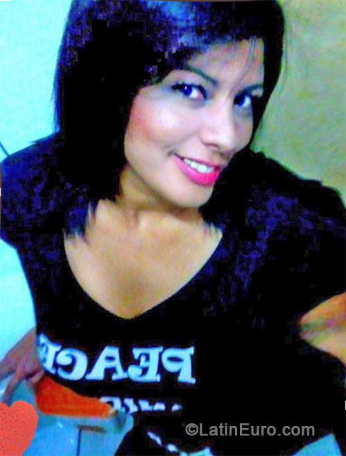 Date this charming Brazil girl Faby from Goiania BR8763
