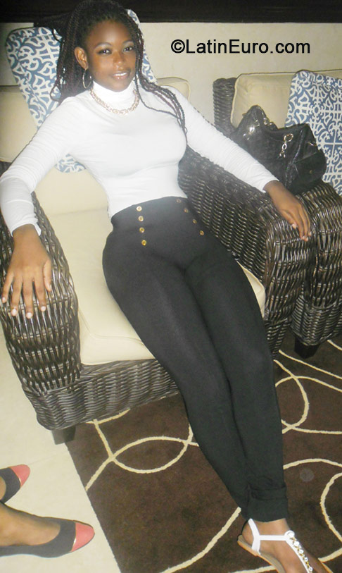 Date this voluptuous Jamaica girl Janiel from Kingston JM1670