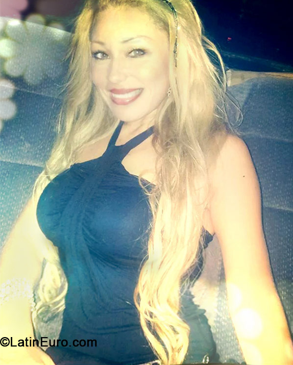 Date this voluptuous Panama girl Katalina from Panama City PA814