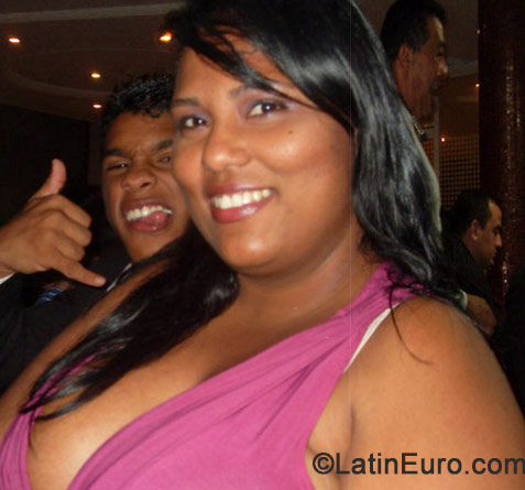 Date this delightful Venezuela girl Yuliana from Maracaibo VE246