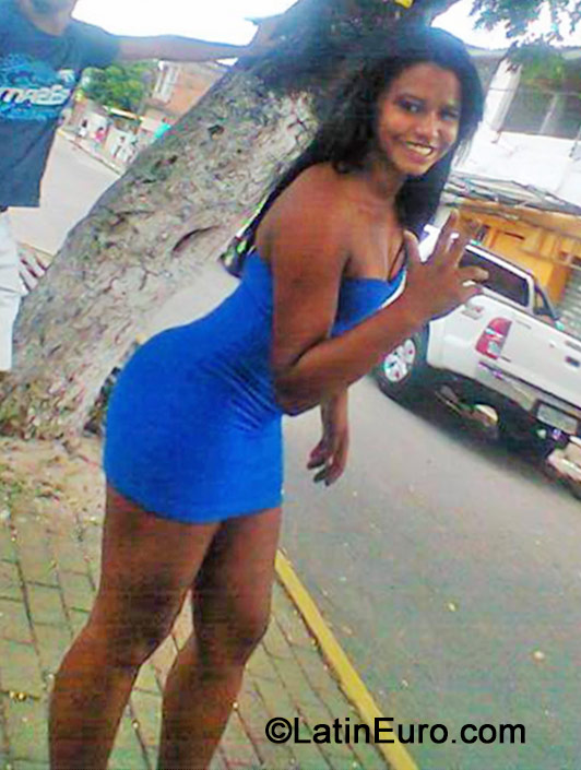Date this happy Brazil girl Rafaela from Porto De Galimha BR8822