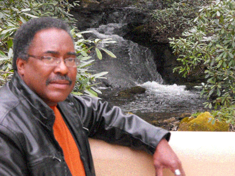 Date this tall United States man Ricky from Newport News US15162