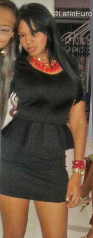 Date this nice looking Brazil girl Liliana from Cartagena CO15702