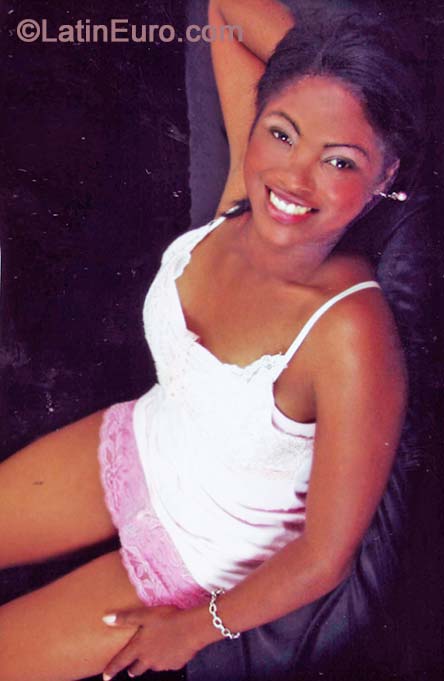 Date this tall Germany girl Mayleni from Euskirchen DO19699