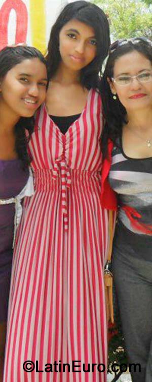 Date this good-looking Brazil girl Iara from Fortaleza BR8925