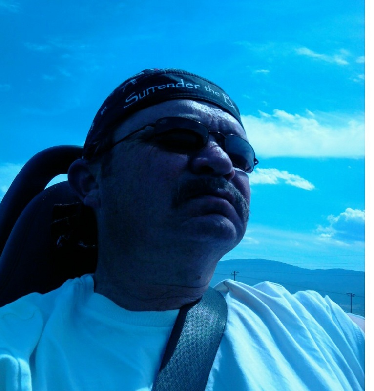 Date this nice looking United States man Alone from  US15263