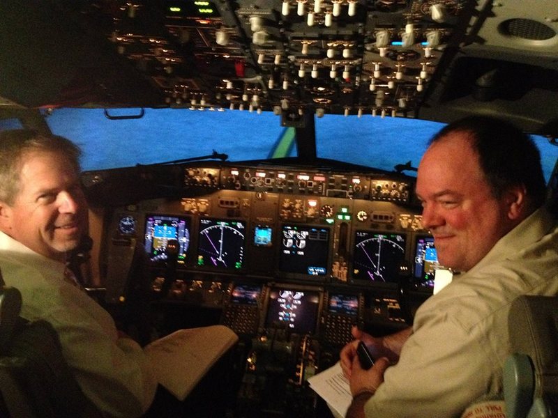 Date this charming United States man Piloto from San Francisco US15279