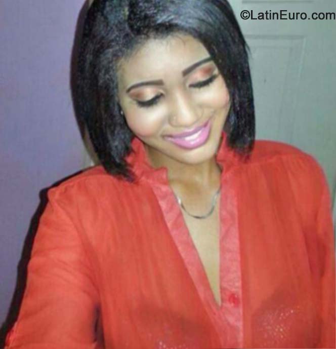 Date this voluptuous Jamaica girl Grace Tia from Kingston JM1795