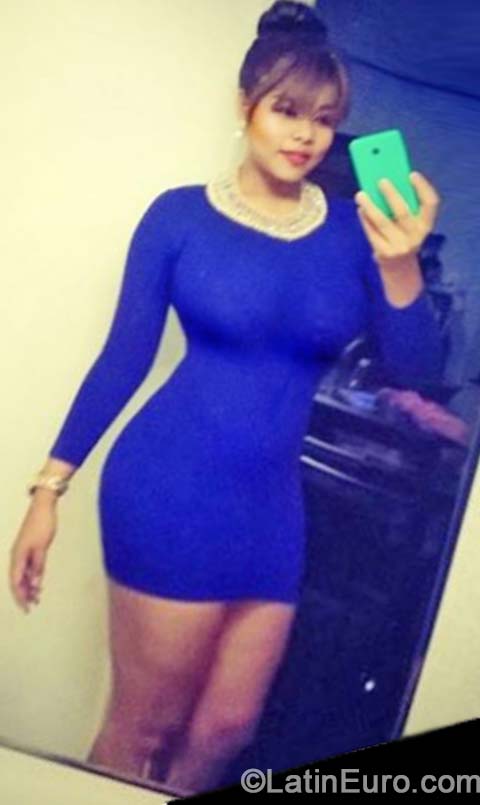 Date this nice looking Honduras girl Nayeli rivera from San Pedro Sula HN1174