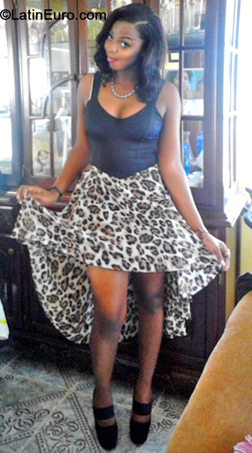 Date this young Jamaica girl Shavon from Kingston JM1812