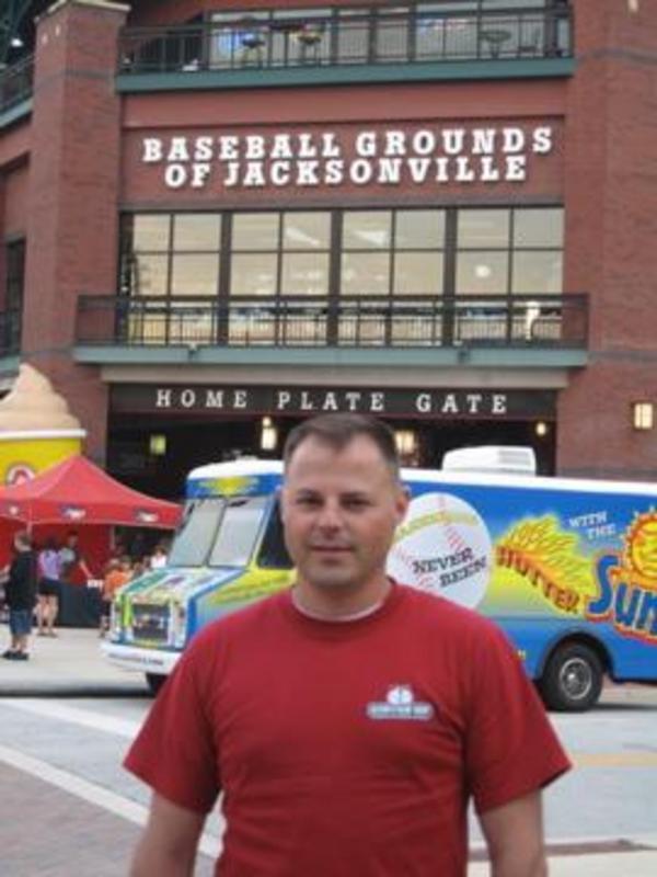 Date this young United States man Lukaz from New York US15431