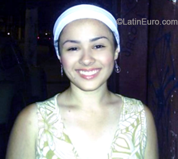 Date this lovely Brazil girl Danielle from Rio De Janeiro BR9019