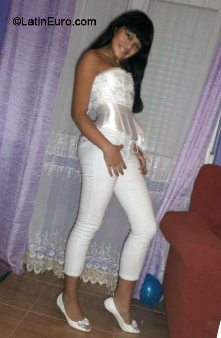 Date this charming Brazil girl Hillary from Castanhal BR9022