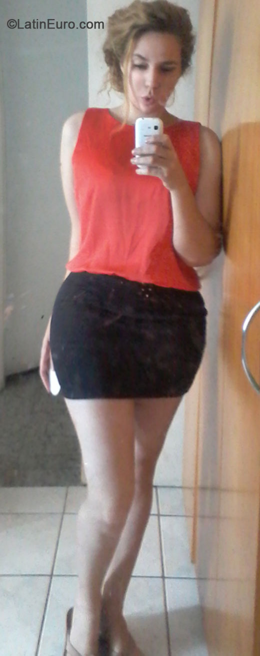 Date this stunning Brazil girl Julia from Fortaleza BR9410
