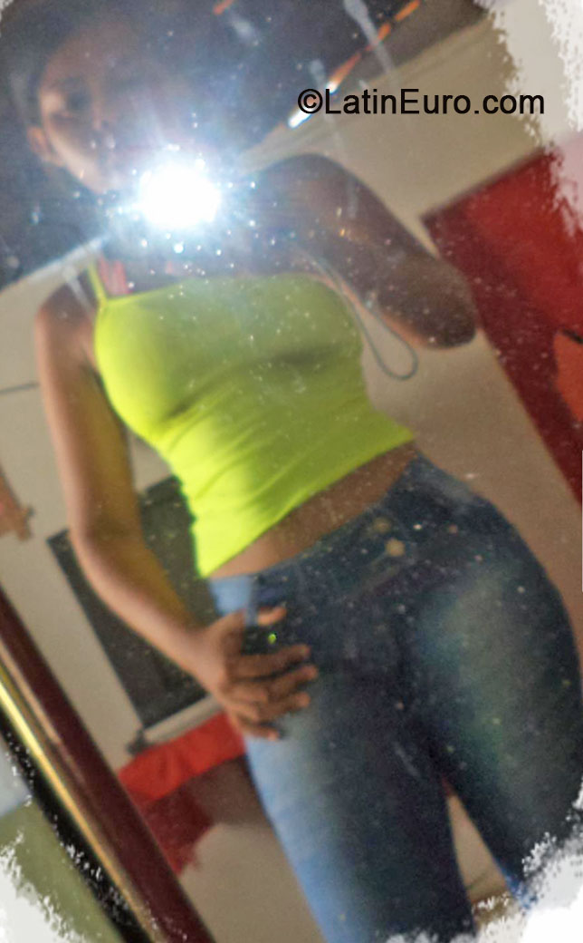 Date this cute Brazil girl Silvia from Maceio BR9048