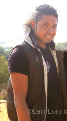 Date this sensual Colombia man Darwin from Bogota CO16725