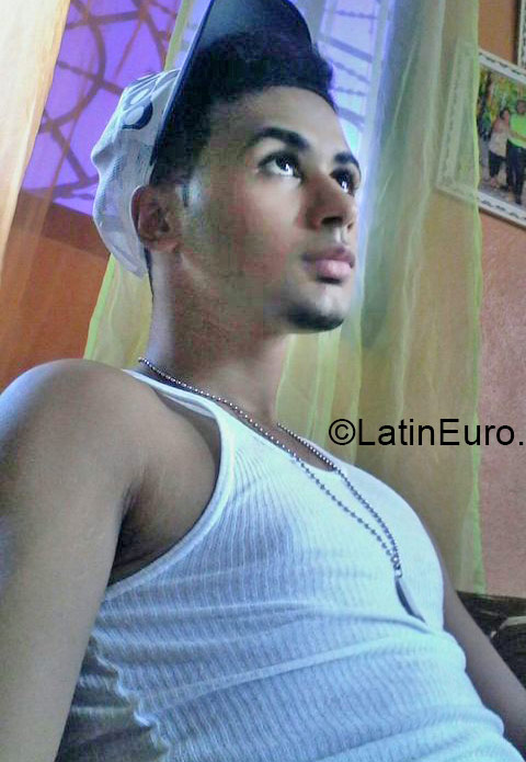 Date this charming Dominican Republic man Confesor from Santo Domingo DO20998