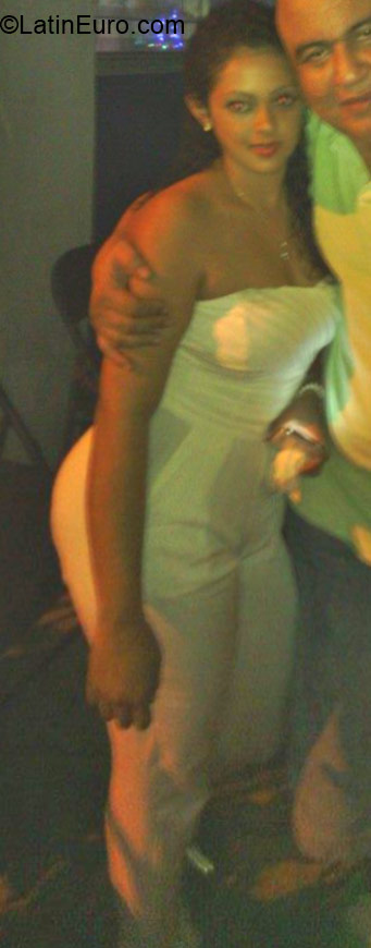 Date this funny Panama girl Yuliana from Panama City PA531