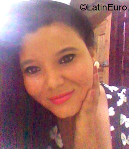 Date this pretty Honduras girl Meliza from Tegucigalpa HN1550