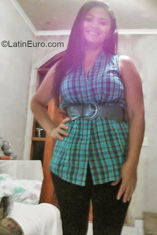 Date this passionate Honduras girl Karen from Puerto Cortes HN1437