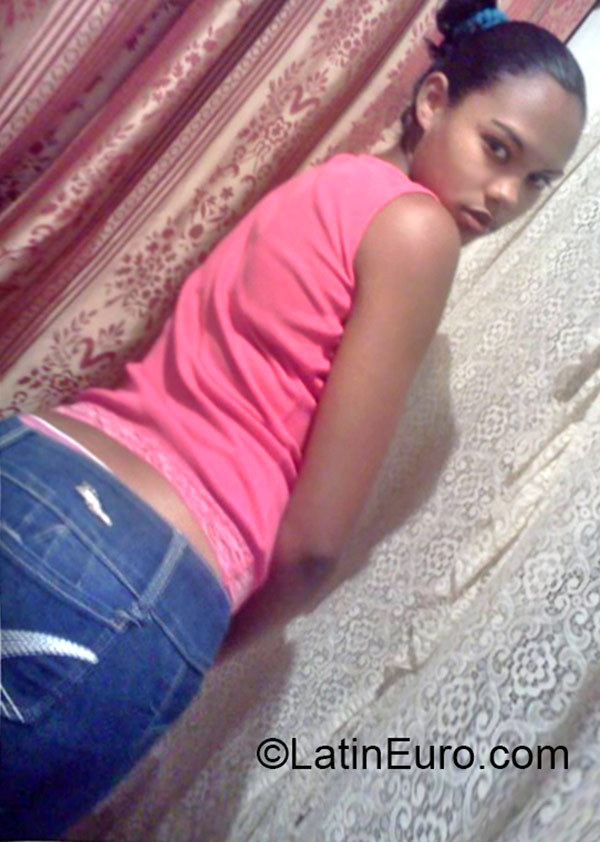 Date this beautiful Dominican Republic girl Naslie from San francisco de macoris DO21211