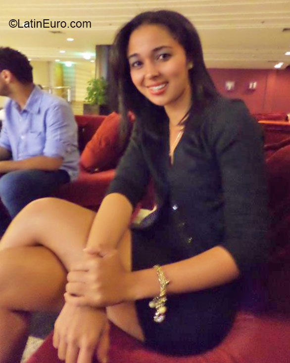 Date this sensual Brazil girl Rayssa from Brasilia BR9203