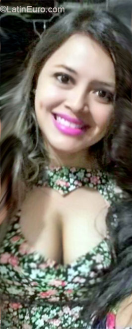 Date this pretty Brazil girl Maira from Brasilia BR9231