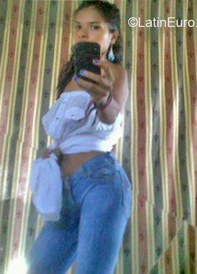 Date this athletic Panama girl  from Panama City PA560