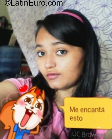 Date this sultry Honduras girl Astrid from Tegucigalpa HN1462