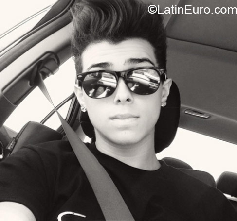 Date this young Colombia man Andres from Cali CO17052