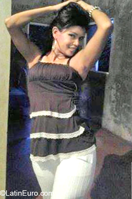 Date this funny Dominican Republic girl Alexandra from Bonao DO21678