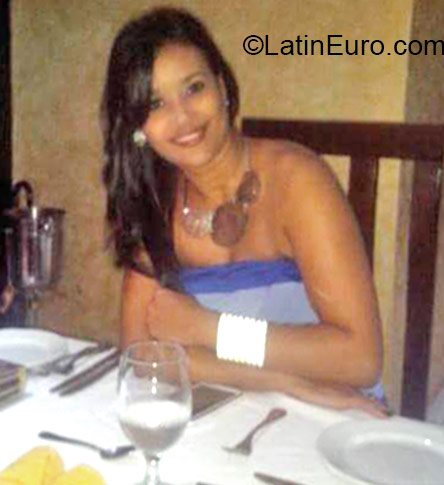 Date this nice looking Honduras girl Karen from La Ceiba HN1483