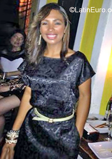 Date this beautiful Brazil girl Fernanda from Rio De Janeiro BR9427