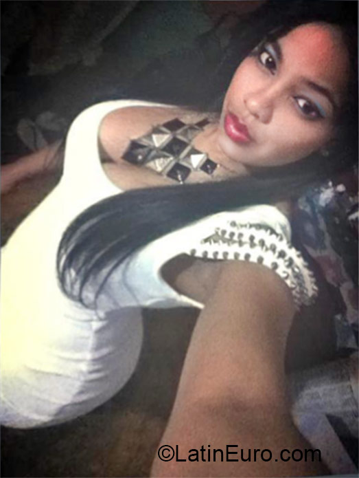 Date this tall Dominican Republic girl Edilizia from san francisco de macoris DO21826