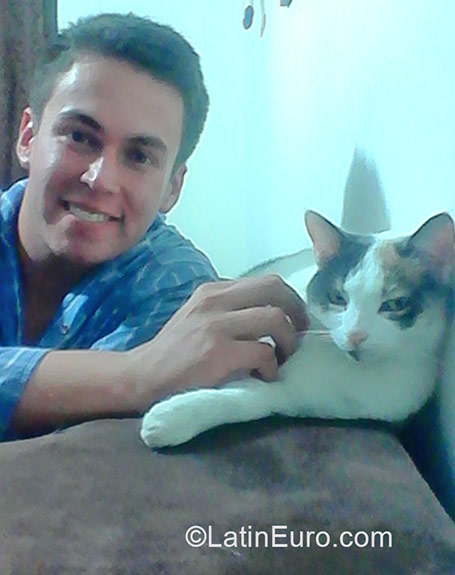 Date this hot Colombia man Jair from Manizales CO17451