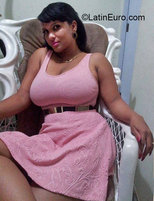 Date this stunning Dominican Republic girl Jennifer from Santo Domingo DO40375